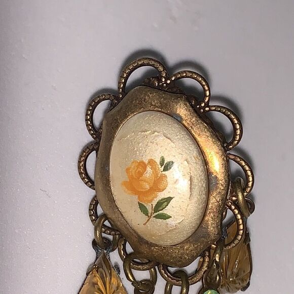 Banana Bob vintage Victorian Rose chandelier earrings 2.5” pierced - Picture 4 of 13